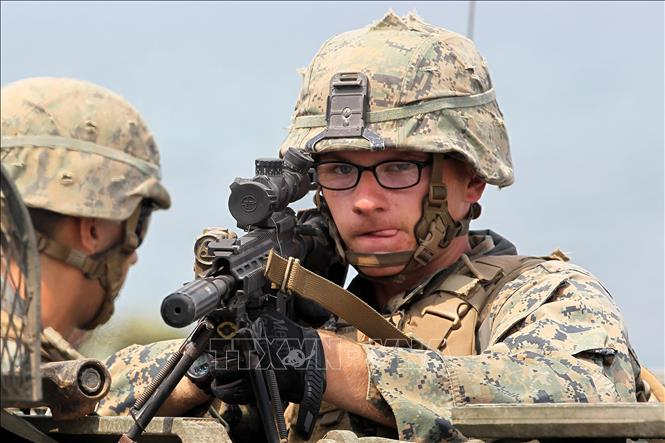 Tổng thống Mỹ chỉ đạo trả lương cho quân nhân giữa lúc chính phủ đóng cửa